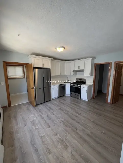 89 Webster Ave #3