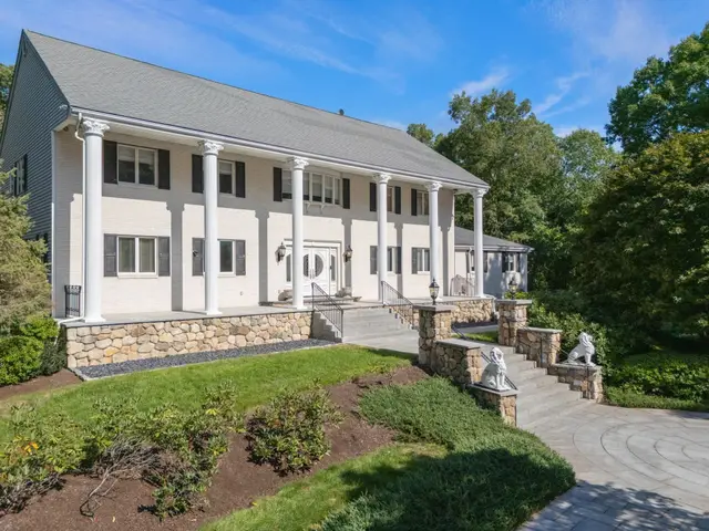 14 Grand Hill Dr