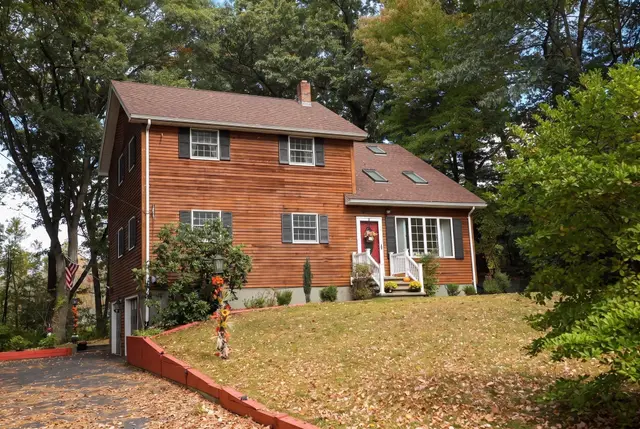 8 Nichols St