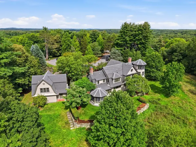 49 Willard Common