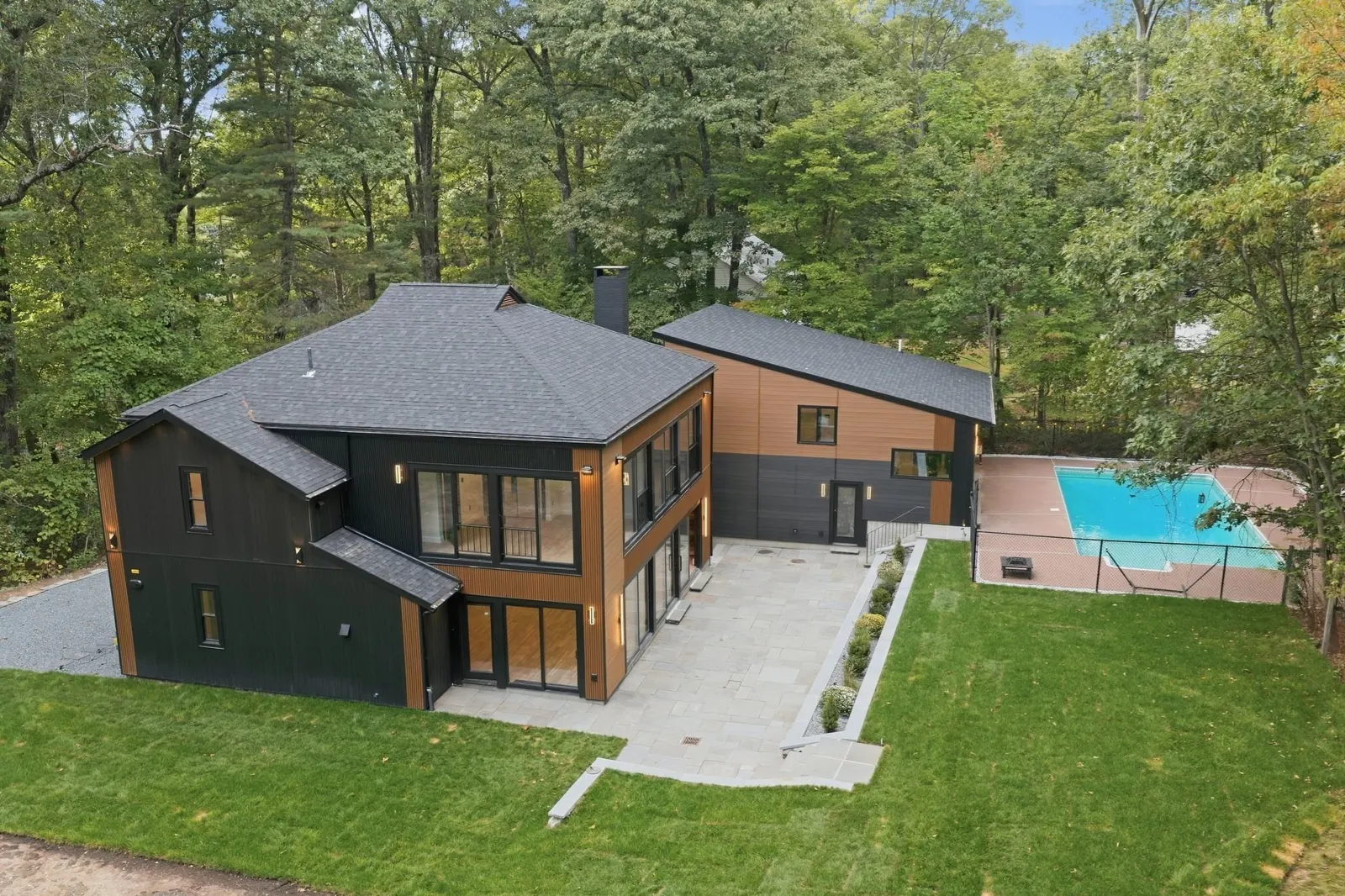 641 Grove St, Framingham
