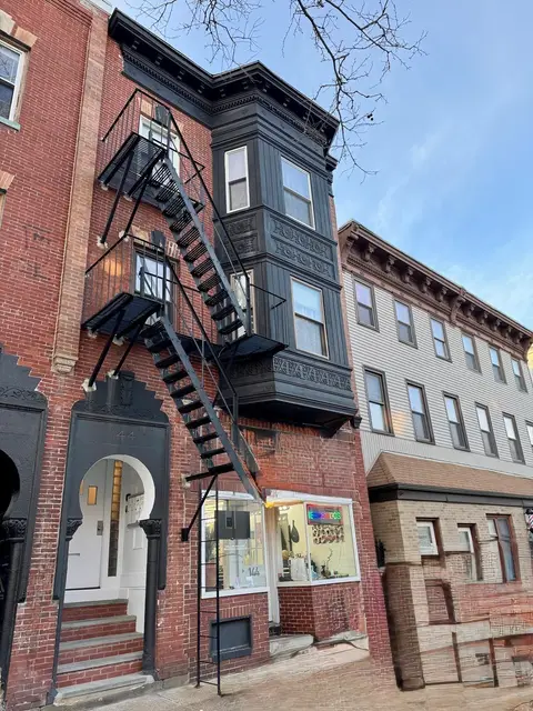 144 Chelsea Street