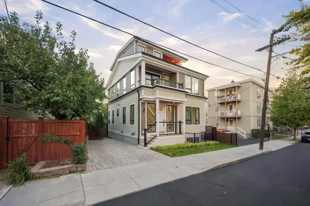 24 Newell St