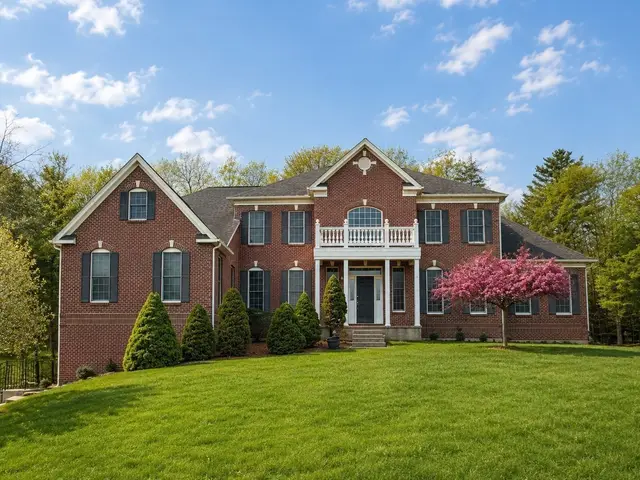 4 Summit Way