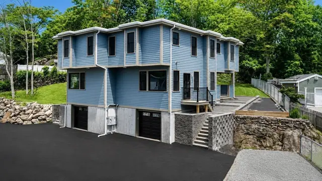 20 Bellair St