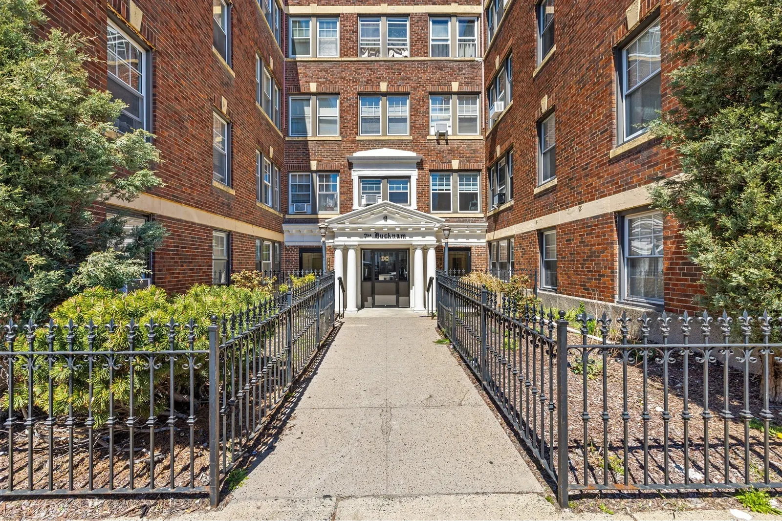68 Linden St #34, Everett