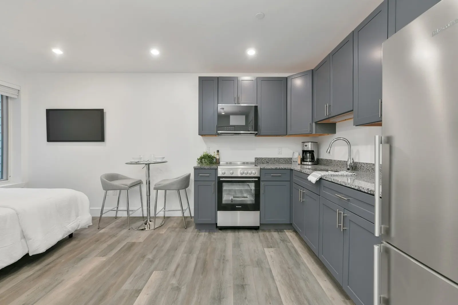 585 Essex St #526, Lynn