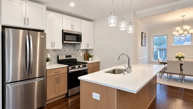 15 Howard St #2