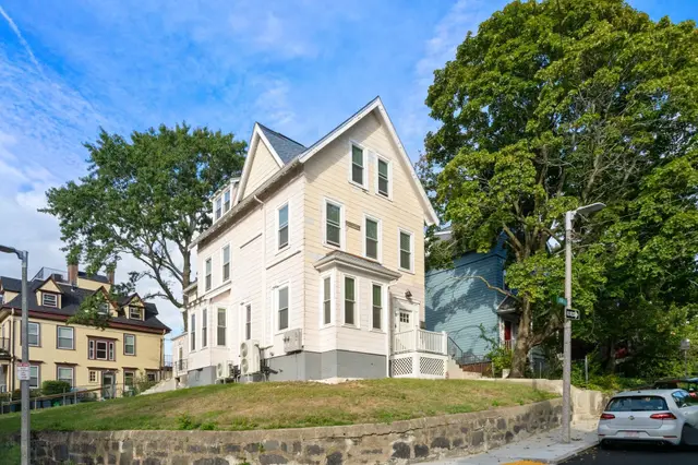 10 Jerome St #1