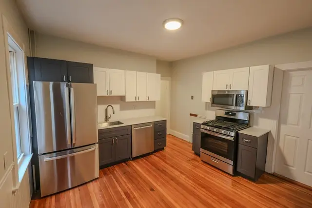 72 Ridgewood Street #2