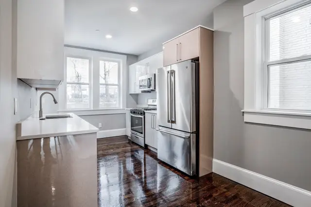 59 Strathmore Rd. #3