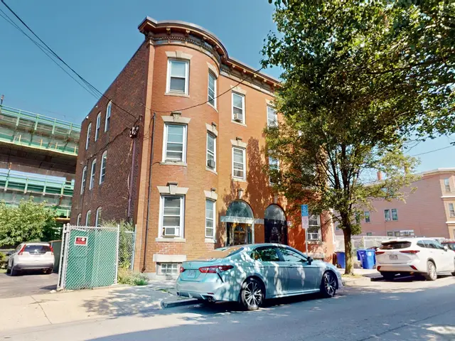 122 Chestnut Street #2