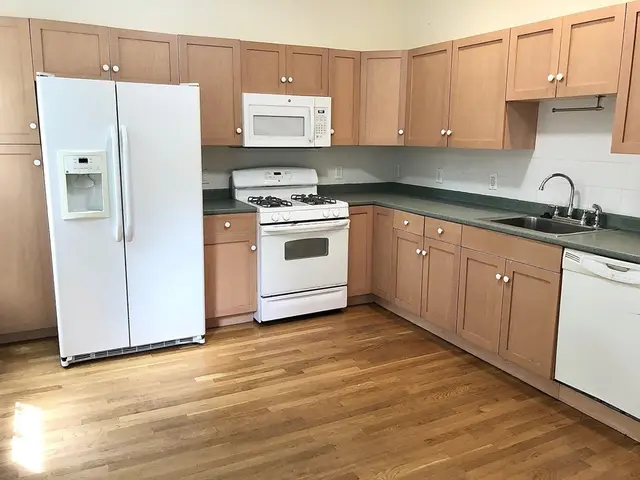 14 Schiller St #1