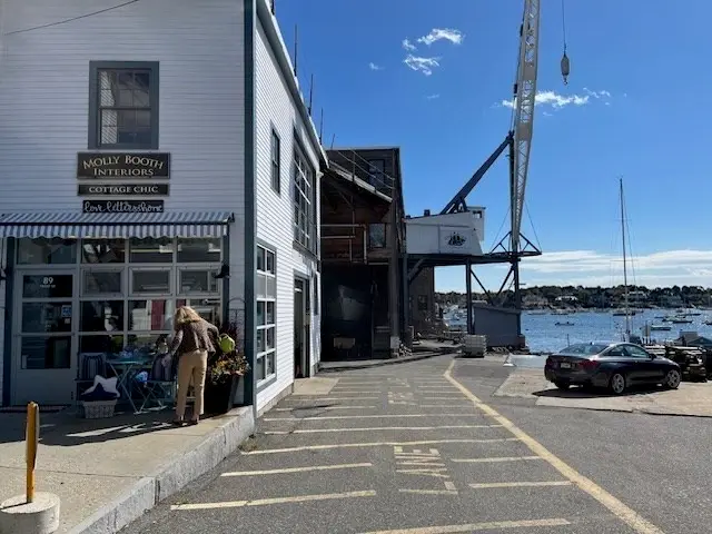 89 Front St