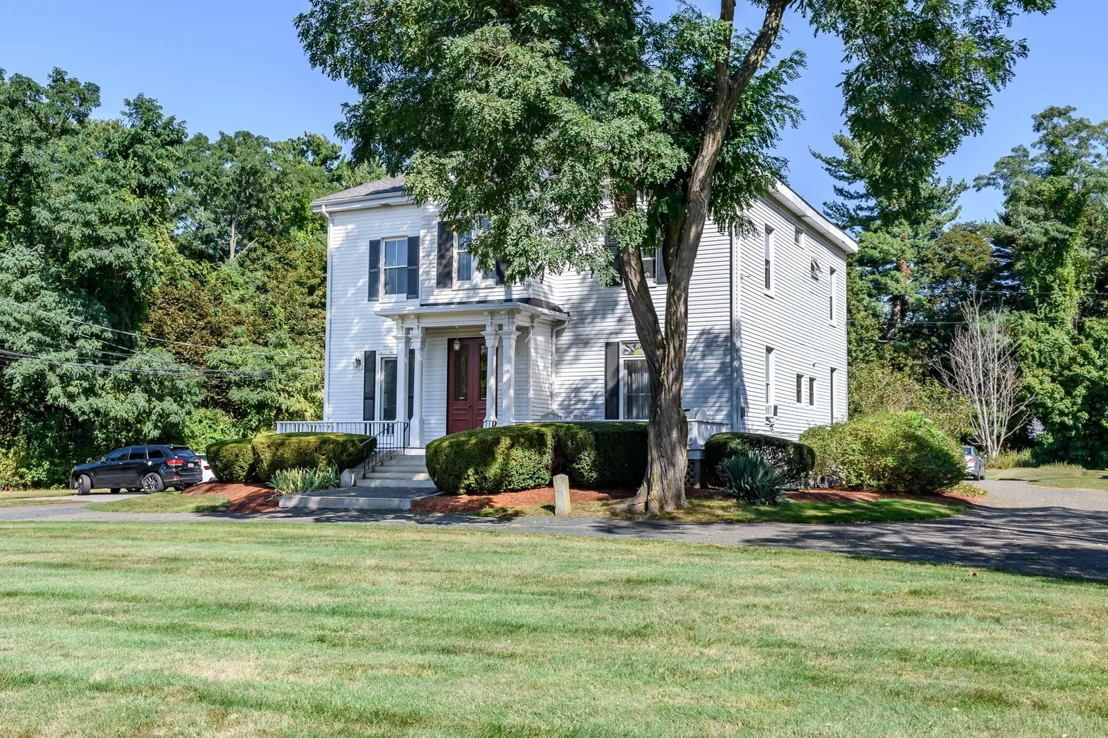 219 Pond St #1, Natick