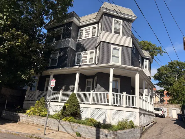 17 Corwin St #2
