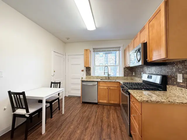 158 Kelton St #4