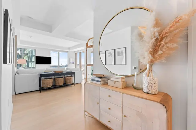 133 Seaport Blvd #1022