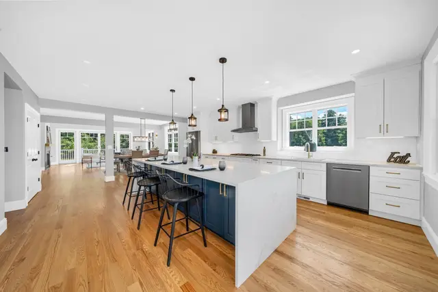 11 Adams Ln #11