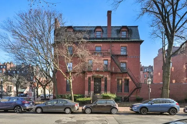 164 Marlborough St, Boston
