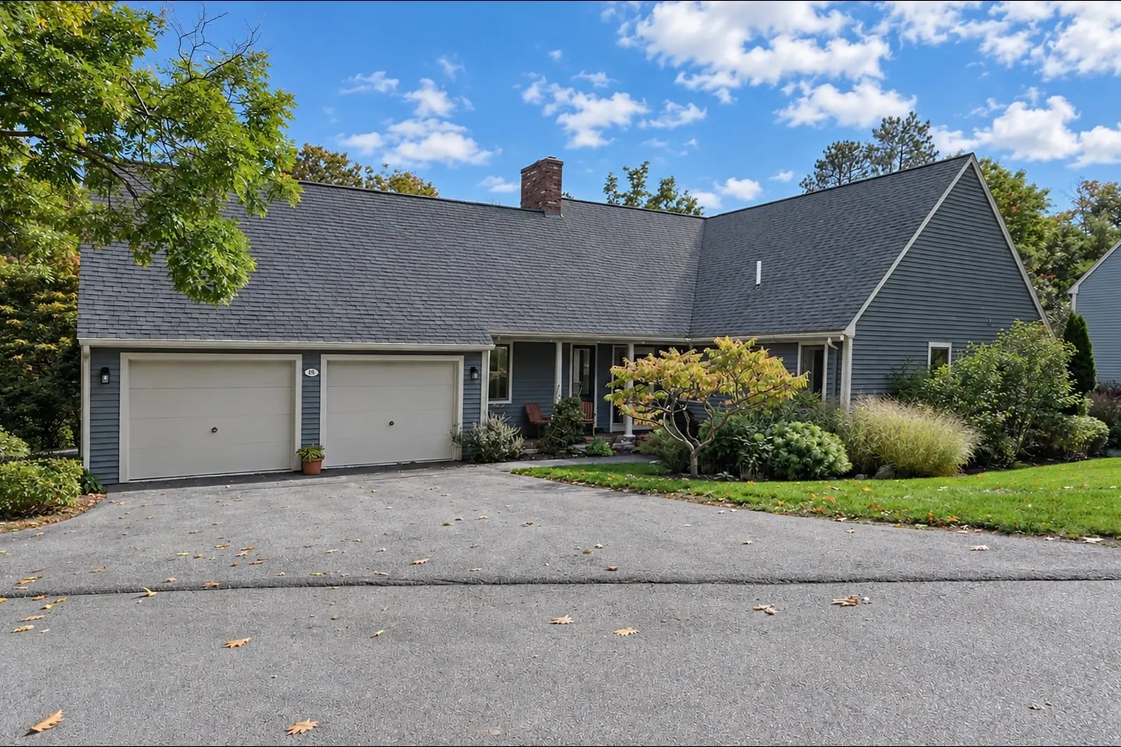 100 Pond St #18, Cohasset