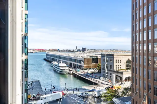 135 Seaport Blvd #906