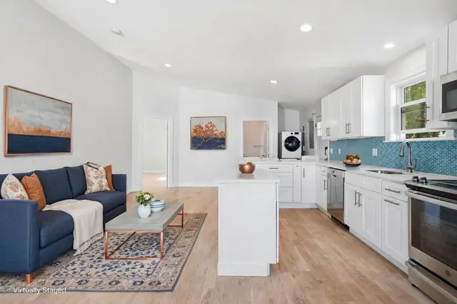 34 Underhill Street ##4