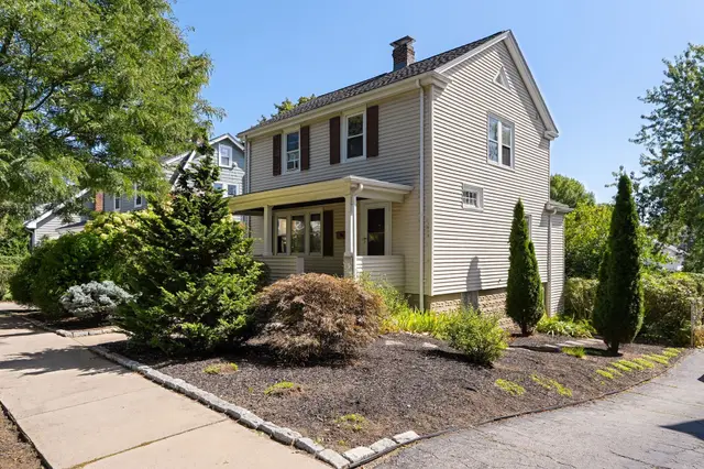 152 Mount Vernon St