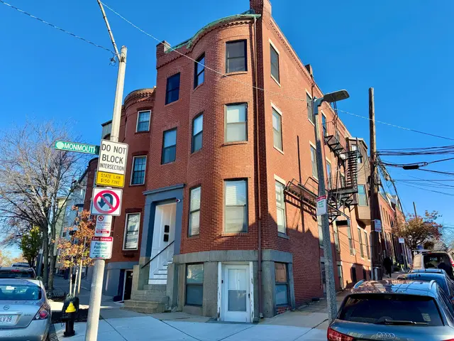 379 Meridian St #101