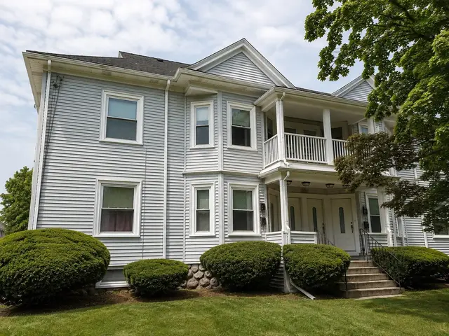 215 Ash St #3