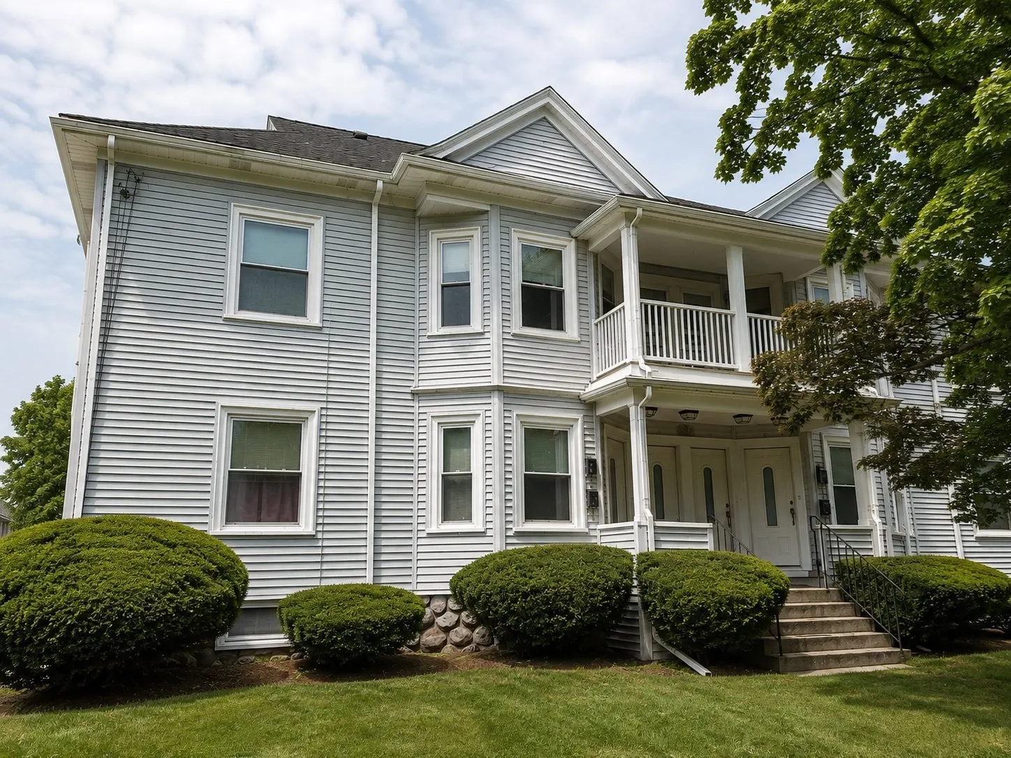 215 Ash St #3, Waltham