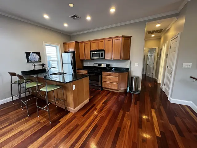 10 Bristol St. #3