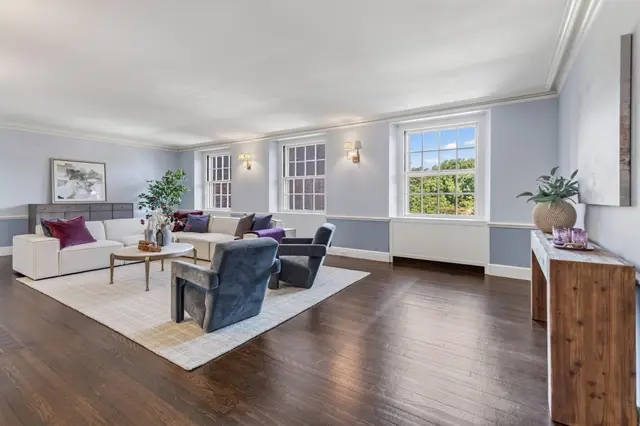 172 Beacon St #3