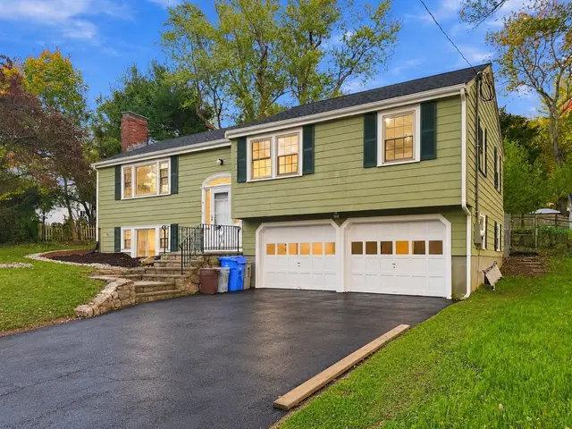 16 Roy Ave