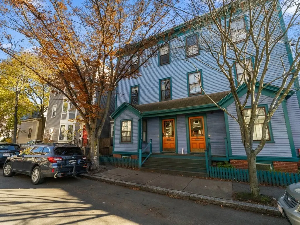 106 Pleasant St #2, Cambridge
