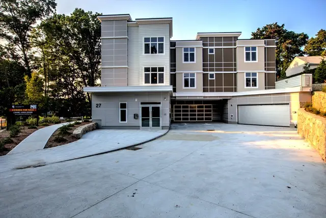 27 Jefferson #205