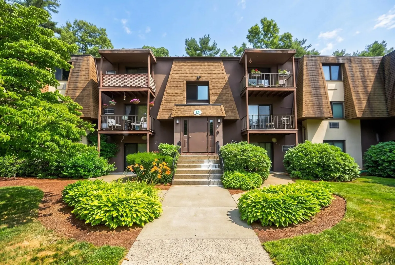 491 W Central St #D2, Franklin