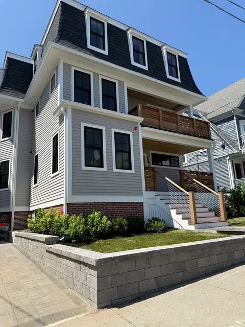 16 Curtis St #1