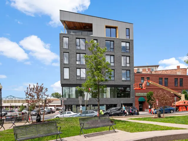 40 William C Kelly Sq
