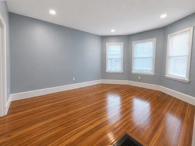 9 Nightingale St #2