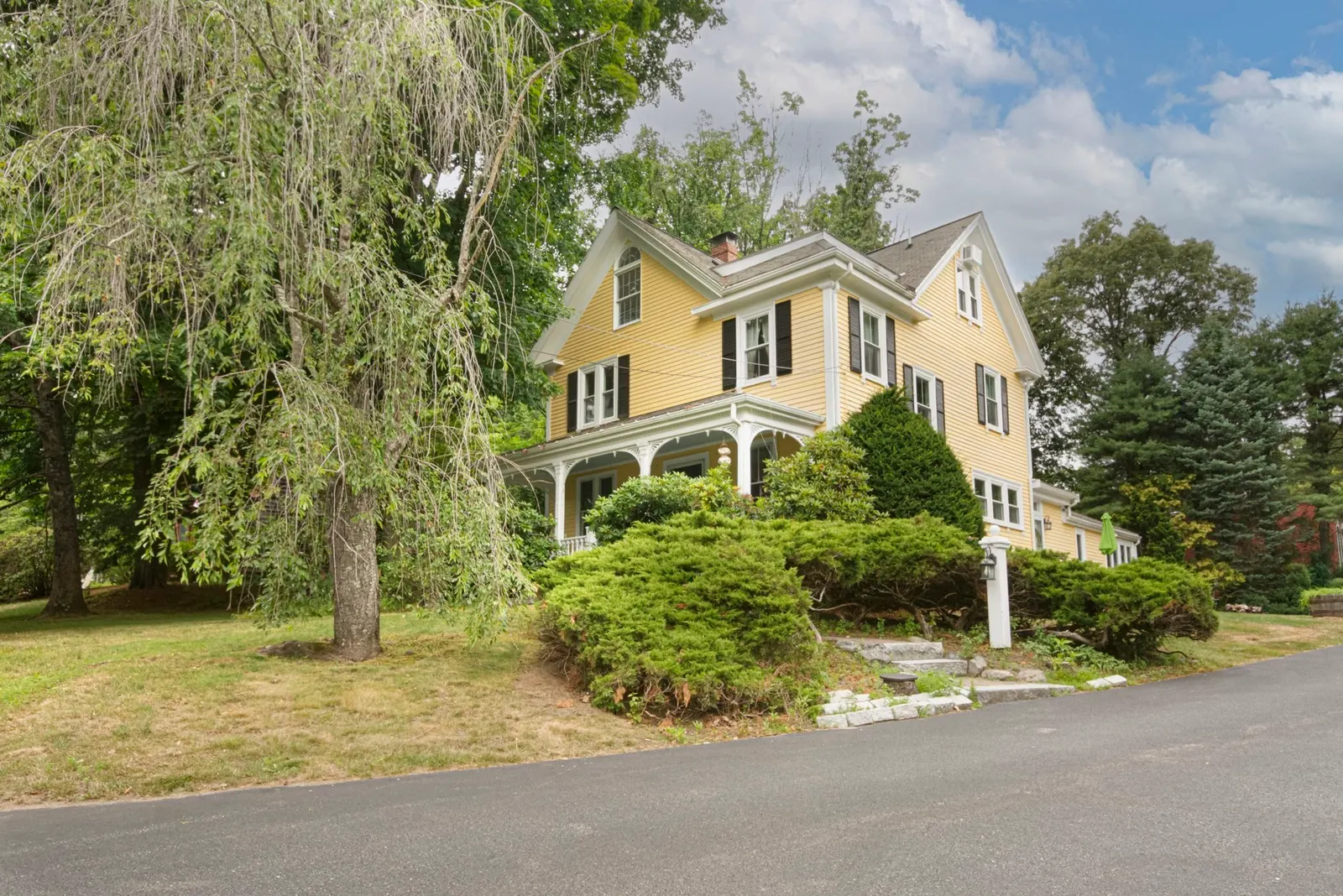 26 Millbrook Rd, Wayland