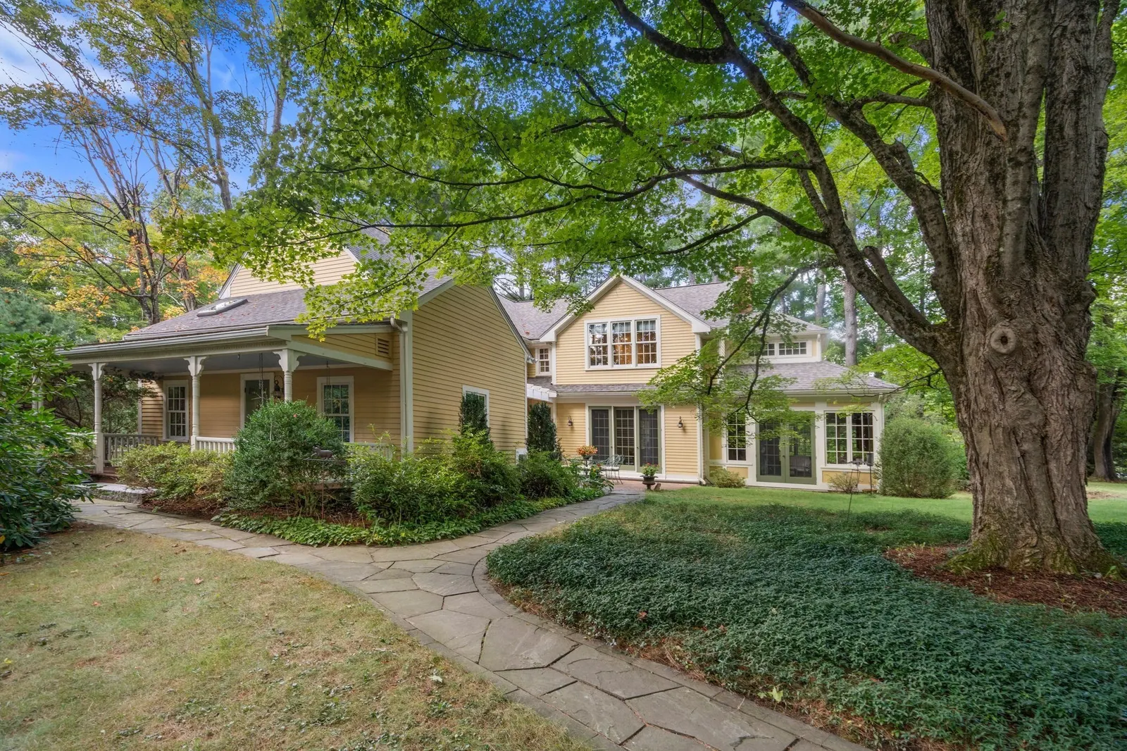 270 Concord Rd, Lincoln