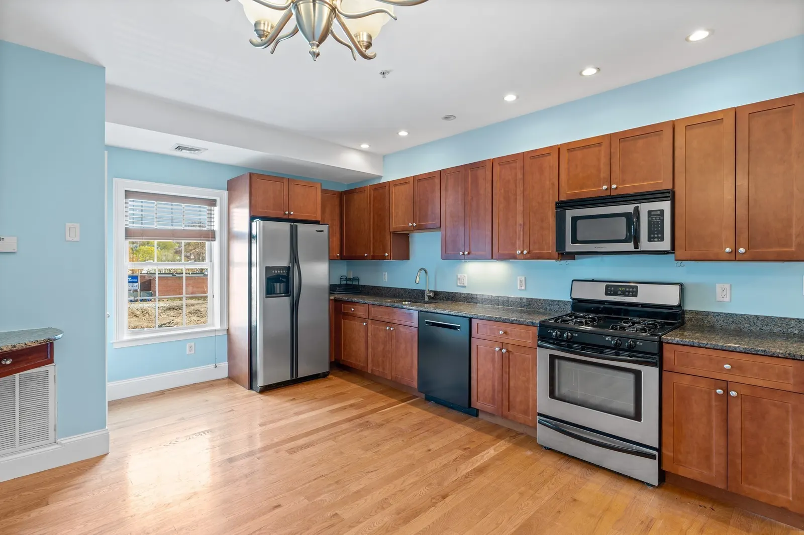 87 Franklin St #306, Quincy