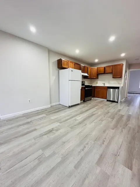 96 Hammond Street #4