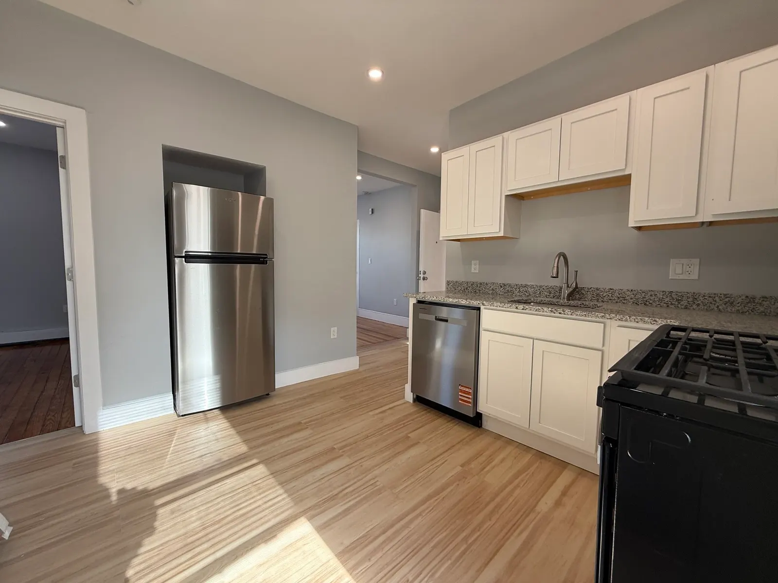 413 Boston St #1R, Lynn