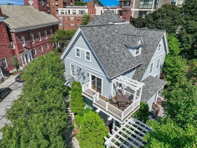 51 Sewall Ave #2