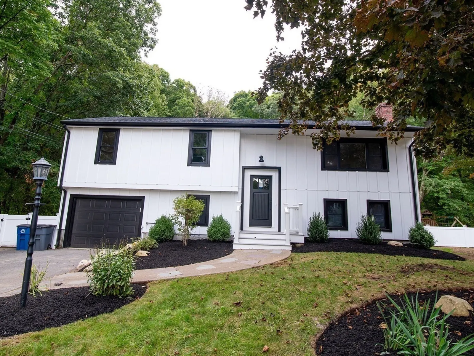 85 Alden Rd, Holliston