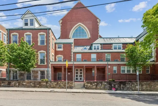 225 Dorchester Street #27