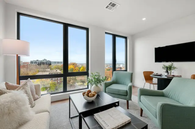 1515 Commonwealth Ave #504