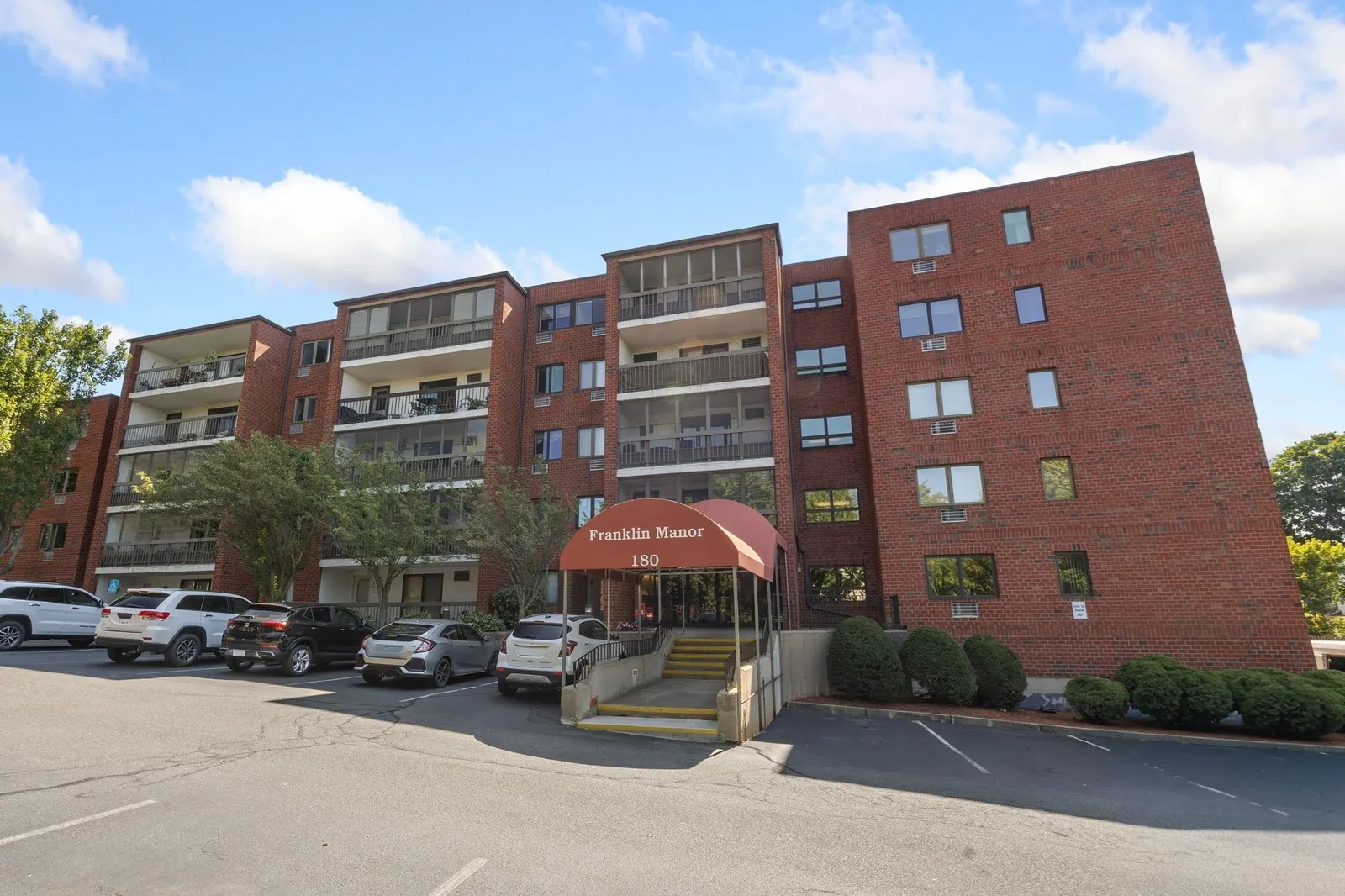 180 Green St #406, Melrose